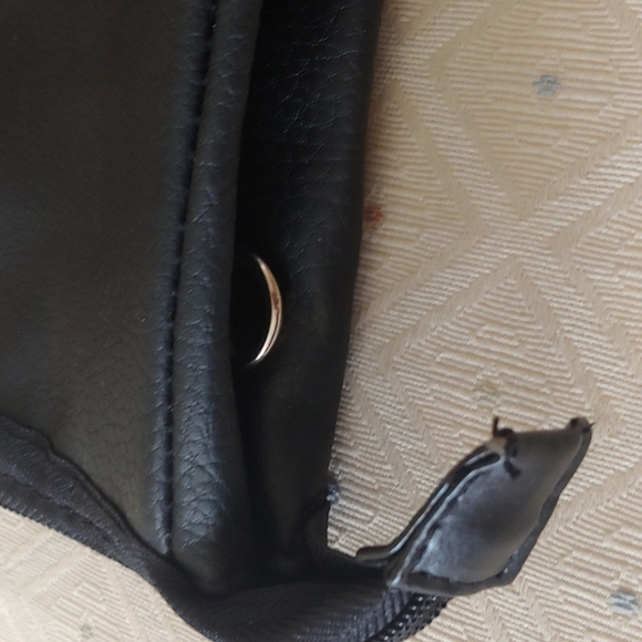 Hand Bag - Picture 4 of 7